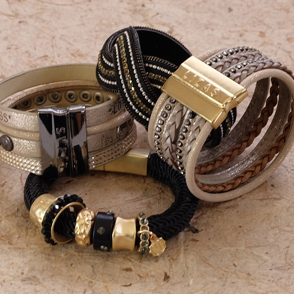 Damen Armbänder aus Leder und Gold